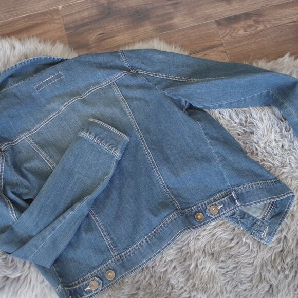 Women's Calvin Klien Jean Jacket - Picture 5 of 5
